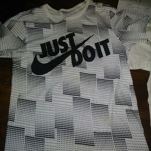 Nike T-shirt